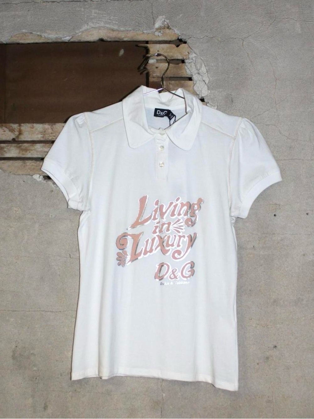 D&G by DOLCE & GABBANA - 2000s White Polo Tee with Pink Metallic Script Graphic